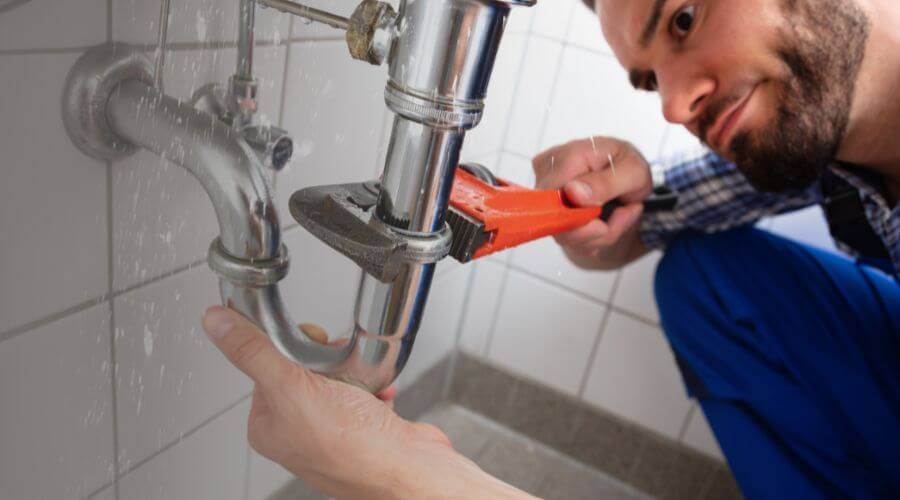 Leaking toilet repair in Hilo, HI
